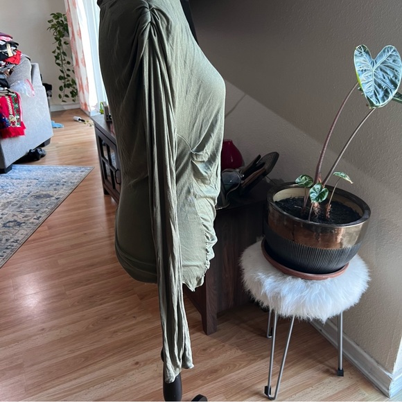 Free People Intimately Night We Met green Ribbed Ruched Long Sleeve Tee Sz L - Picture 8 of 8